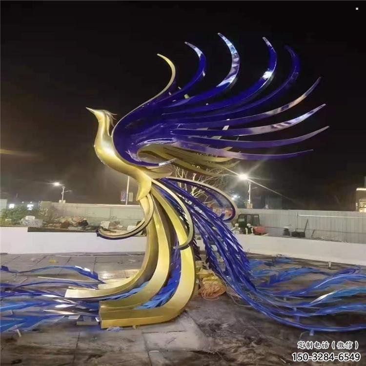 孔雀雕塑廠家，景區(qū)雕塑，景觀不銹鋼孔雀雕塑提供