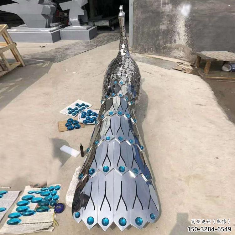 孔雀雕塑優(yōu)選，陸地擺件，不銹鋼孔雀雕塑廠家供給