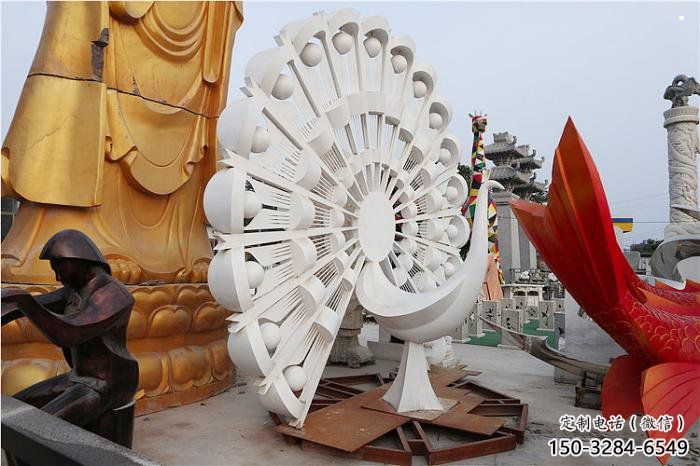 孔雀開屏雕塑擺件，地標(biāo)擺件，孔雀開屏雕塑生產(chǎn)商