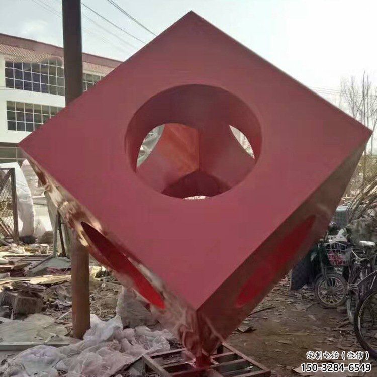 大門口正方形雕塑 大門口正方形雕塑