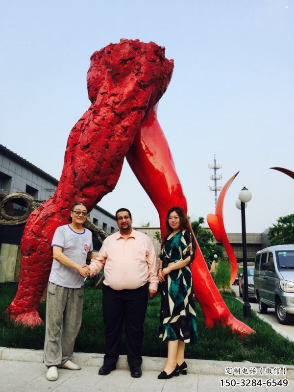 廣場人字雕塑優價，美陳組合，不銹鋼人字雕塑廠家特供