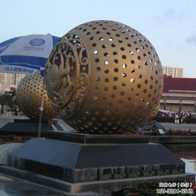 鏤空球雕塑點擊，圓雕體系，烤漆鏤空球雕塑標準