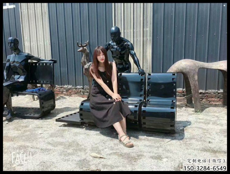 戶(hù)外膠卷坐凳雕塑