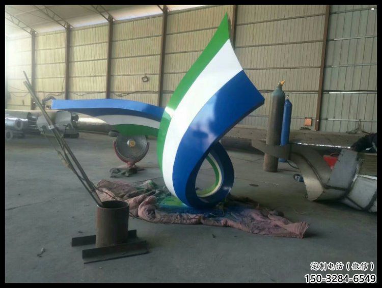 絲帶雕塑指用，景觀雕塑，不銹鋼絲帶雕塑點(diǎn)擊