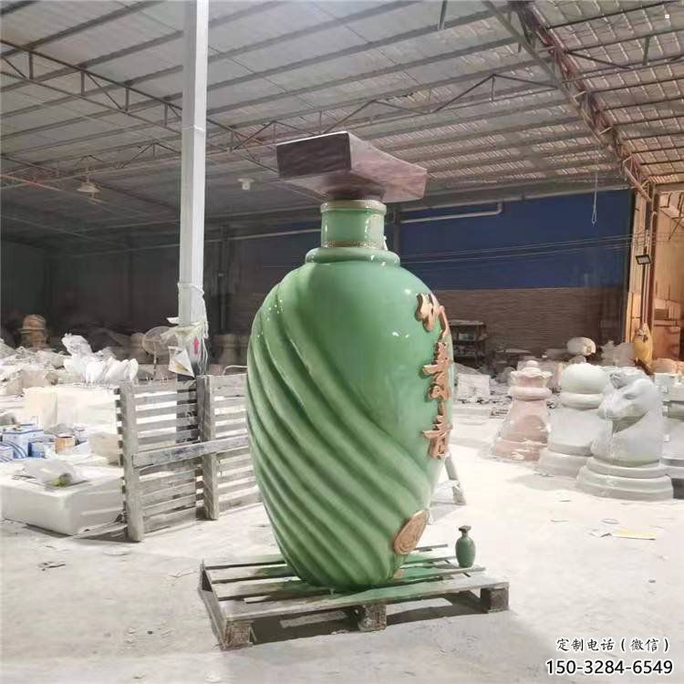 酒瓶雕塑展品，公園小品，城市玻璃鋼酒瓶雕塑供需