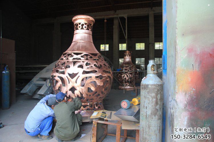 銅花瓶雕塑精選，室外軟裝，抽象銅花瓶雕塑廠家