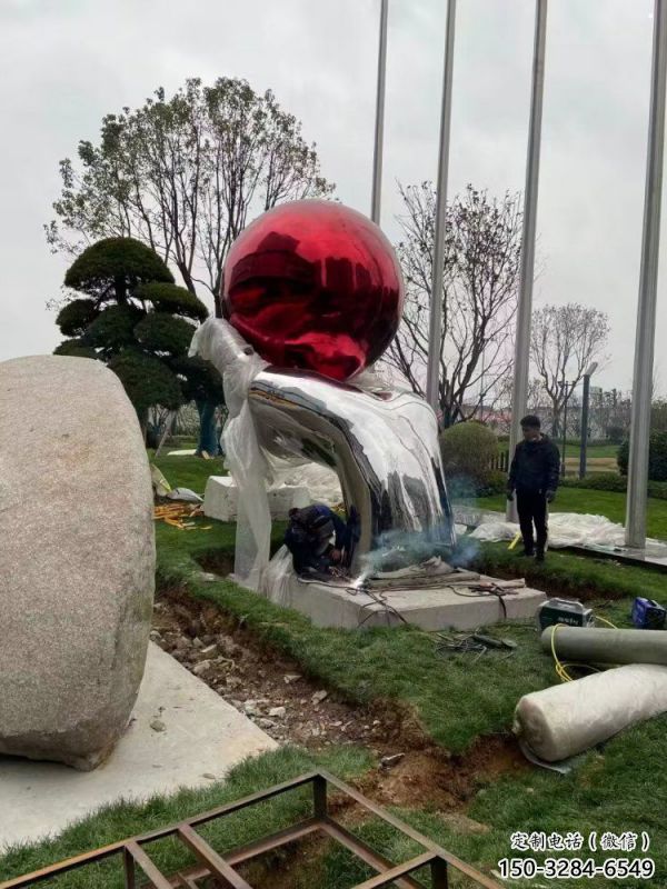 火球雕塑定制,景觀雕塑,廣場手托火球雕塑廠家 火球雕塑定制,景觀雕塑,廣場手托火球雕塑廠家