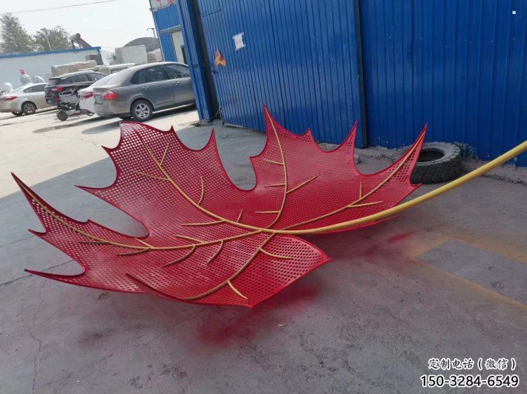 鏤空楓葉雕塑制造，白鋼構件，鐵藝楓葉雕塑廠家提供