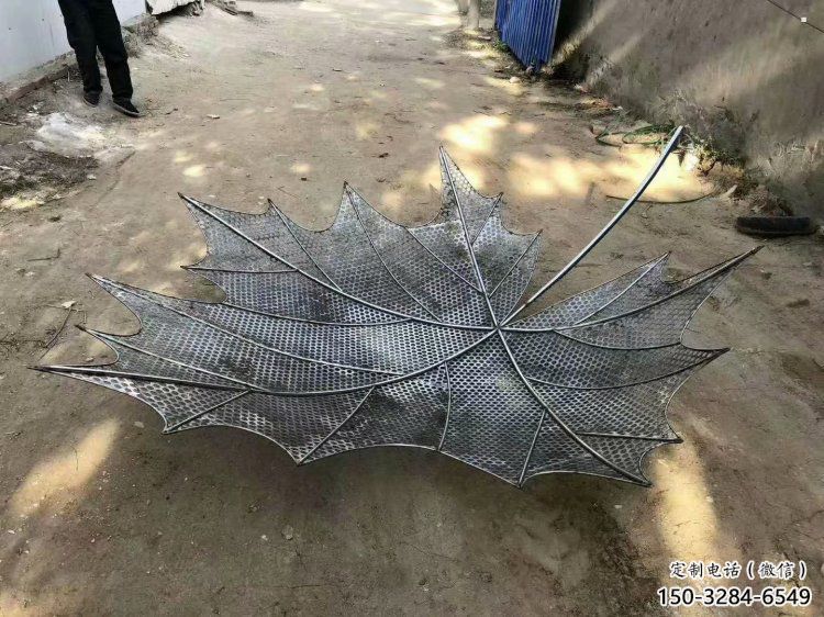 鏤空樹葉雕塑生產商,城市雕塑,鐵藝樹葉雕塑制造廠家 鏤空樹葉雕塑生產商,城市雕塑,鐵藝樹葉雕塑制造廠家
