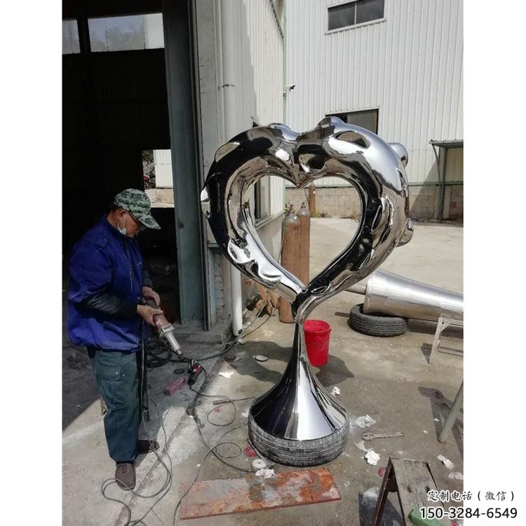 心形雕塑工廠選用，街道標識，景觀鏡面心形雕塑批發(fā)