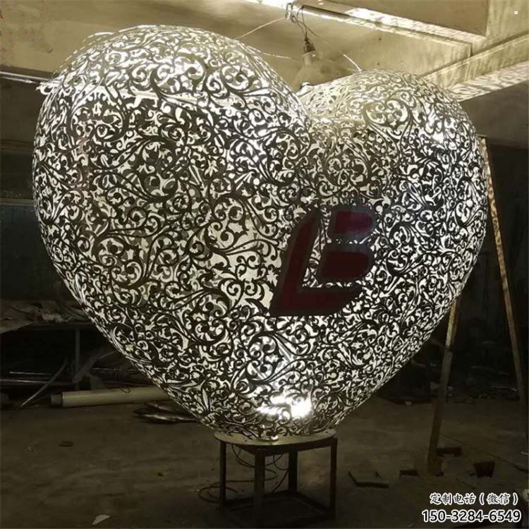 心形球雕塑制造，街景小品，景觀不銹鋼心形球雕塑優價