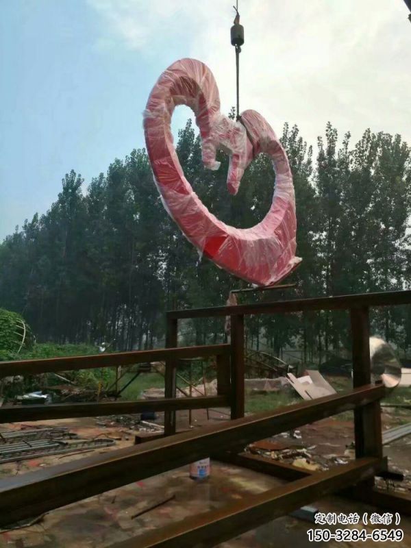 愛心雕塑提供，美陳雕塑，景觀烤漆愛心雕塑承接