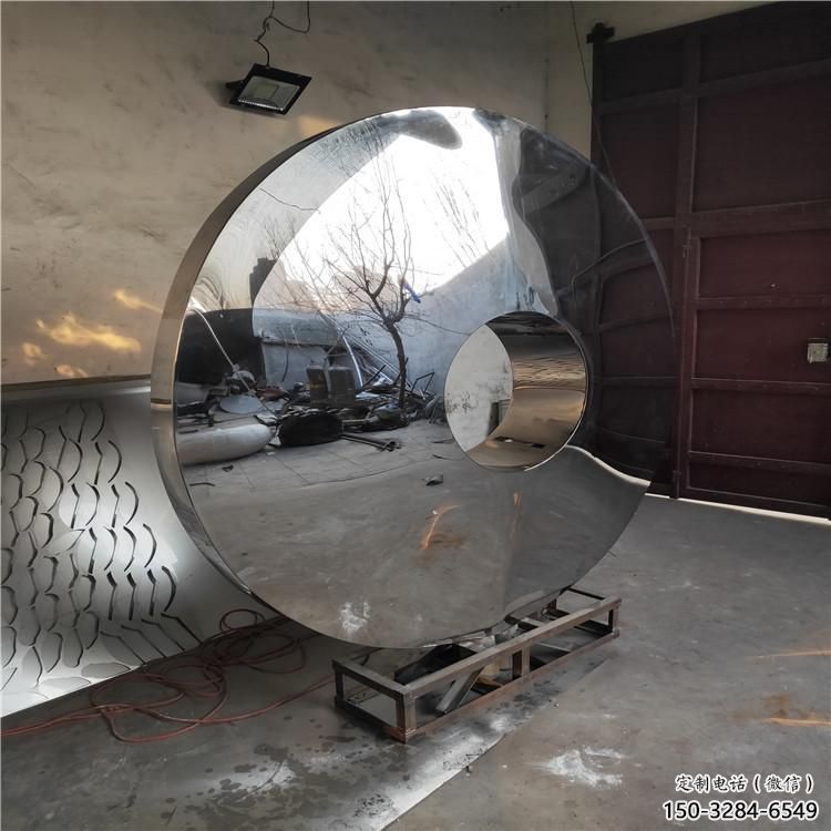 圓鏡雕塑優選,景區案例,抽象不銹鋼圓鏡雕塑選用 圓鏡雕塑優選,景區案例,抽象不銹鋼圓鏡雕塑選用