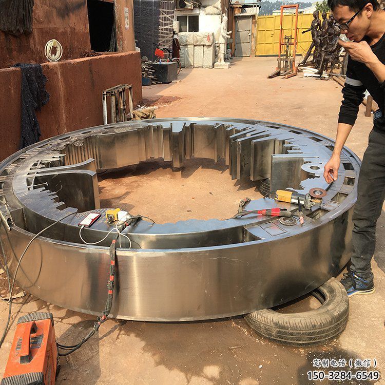 白鋼圓圈雕塑優選,陸地擺件,不銹鋼圓圈雕塑制作承接 白鋼圓圈雕塑優選,陸地擺件,不銹鋼圓圈雕塑制作承接