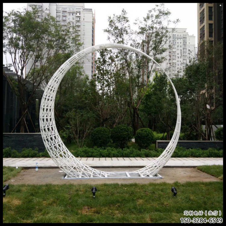 月牙雕塑制造,歐式風格,鏤空月牙雕塑廠家定價 月牙雕塑制造,歐式風格,鏤空月牙雕塑廠家定價