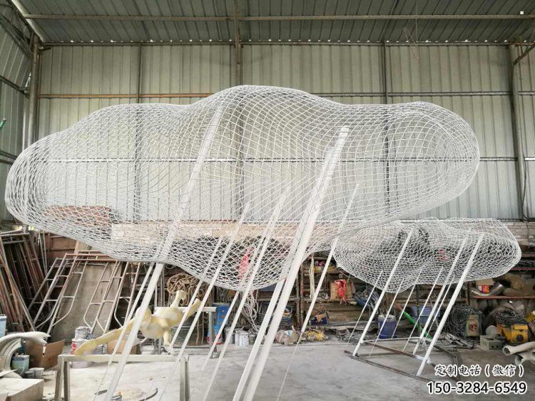 鏤空云朵雕塑，編織工藝制作，金屬景觀雕塑
