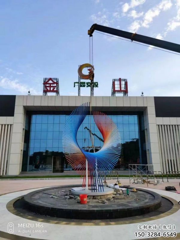 鳥翅建筑雕塑預(yù)定，城區(qū)小品，不銹鋼鳥翅雕塑制造商