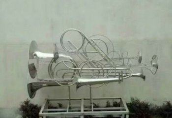 鏤空沖鋒號雕塑