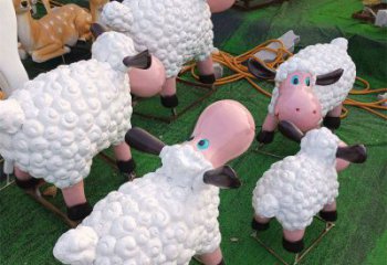 百色小區小羊雕塑，彩繪動物雕塑，抽象效果