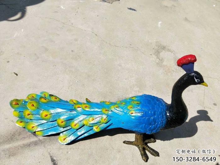 金鳳彩繪孔雀雕塑制作選用，景區(qū)案例，動(dòng)物美陳雕塑