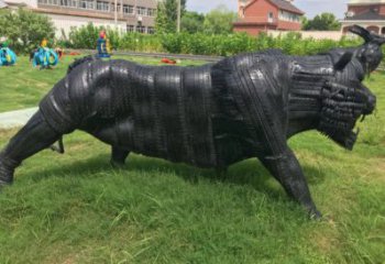 黃南輪胎牛雕塑承接，鍛造工藝，仿銅輪胎牛雕塑訂做