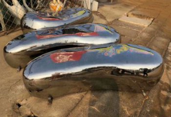 尖草坪坐凳雕塑，小區園林雕塑，不銹鋼鏡面效果